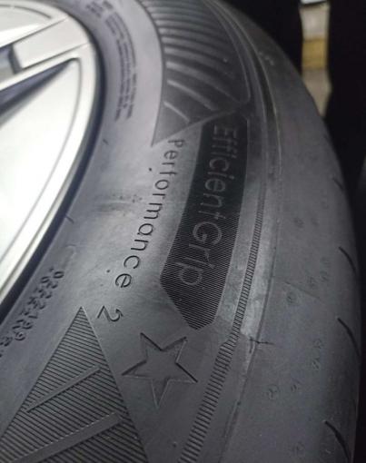 Goodyear EfficientGrip Performance 2 235/60 R20