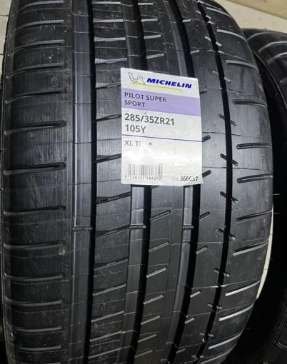 Michelin Pilot Super Sport 285/35 R21