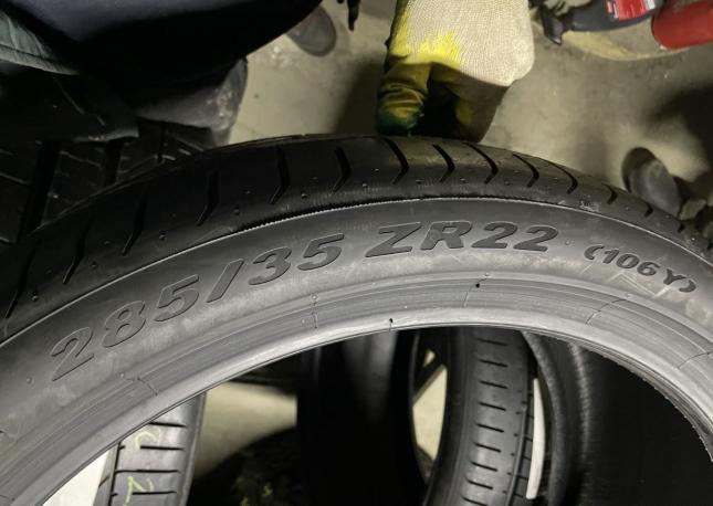 Pirelli P Zero 285/35 R22 и 315/30 R22 107Y