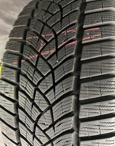 Goodyear UltraGrip Performance 235/45 R18