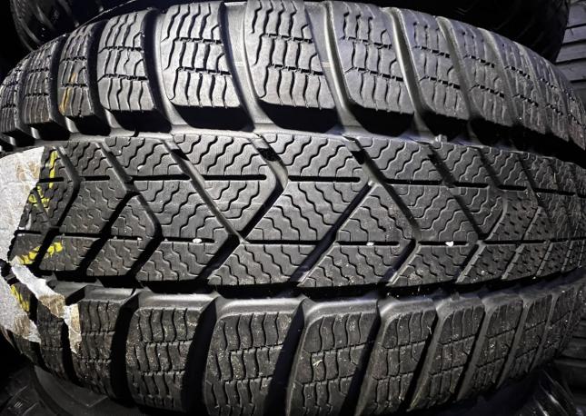 Pirelli Winter Sottozero 3 225/50 R18