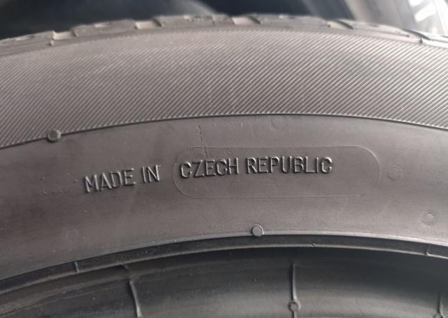 Continental ContiVancoContact 235/55 R17 103W