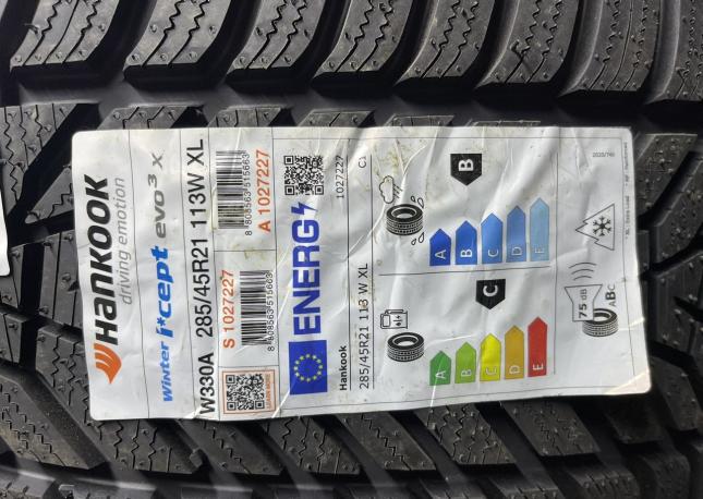 Hankook Winter I&#39;Cept Evo 3 X W330A 285/45 R21 113W