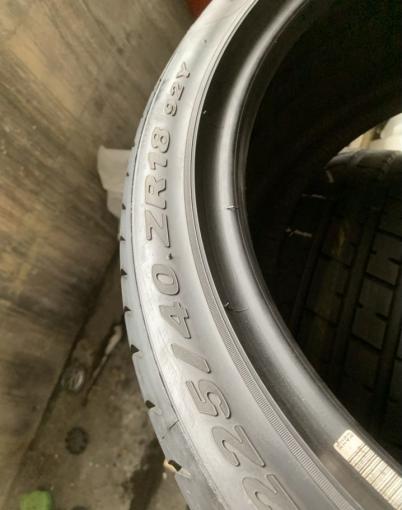 Pirelli P Zero 225/40 R18 и 255/35 R18 92Y