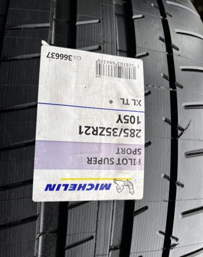 Michelin Pilot Super Sport 285/35 R21