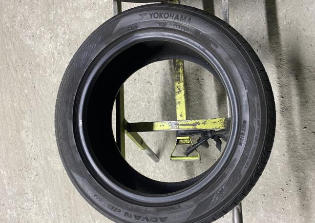 Yokohama Advan dB V552 245/45 R17