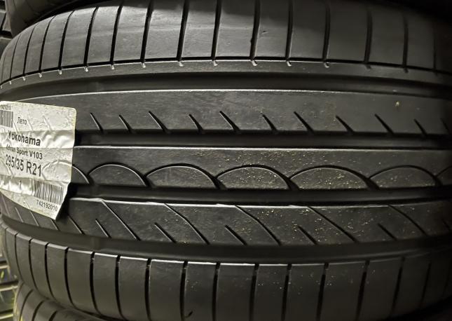 Yokohama Advan Sport V103 295/35 R21 107Y