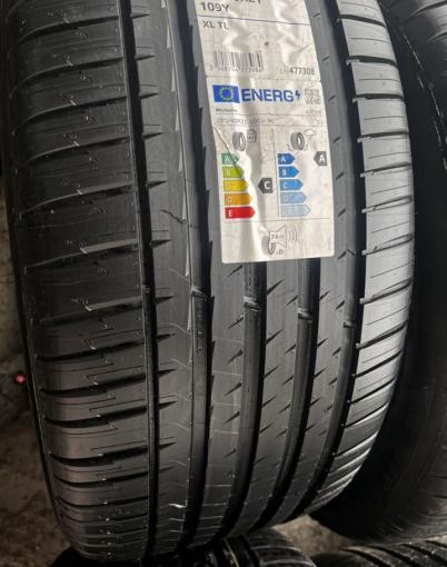 Michelin Pilot Sport 4 SUV 315/35 R21 и 285/40 R21