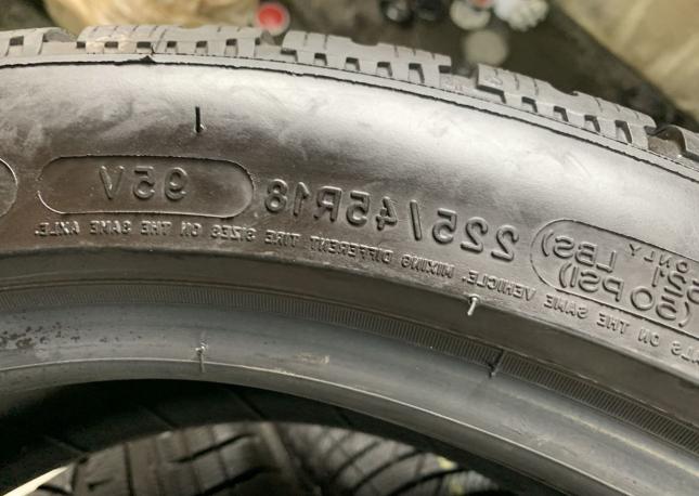 Michelin Pilot Alpin PA4 225/45 R18