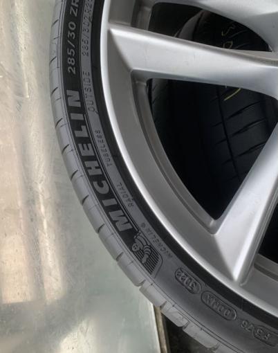 Michelin Pilot Sport 4 S 285/30 R21 100Y