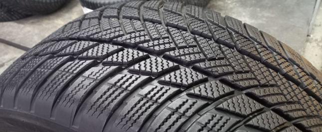 Bridgestone Blizzak LM-001 285/45 R21 113V