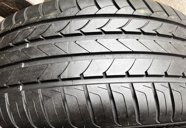 Goodyear EfficientGrip 255/45 R20