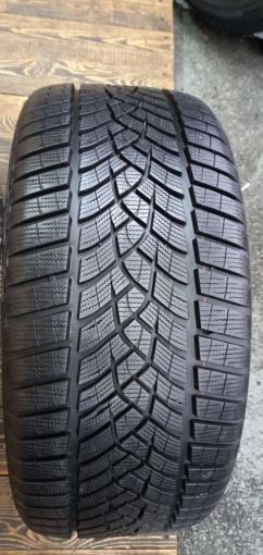 Goodyear UltraGrip Performance 255/40 R19 100V