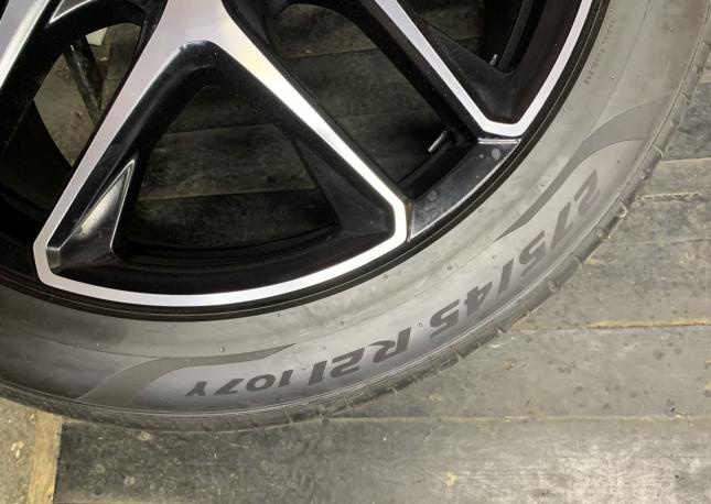 Pirelli P Zero PZ4 275/45 R21 107Y