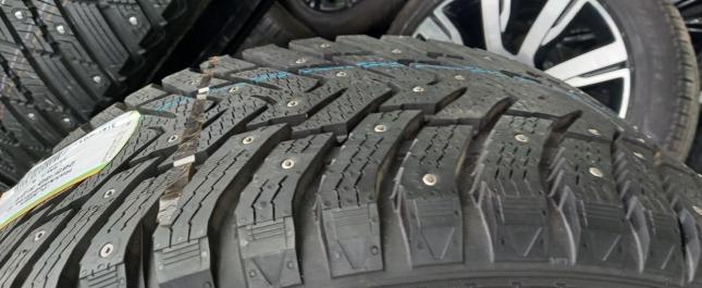 Nokian Tyres Hakkapeliitta 8 SUV 265/40 R21 105T