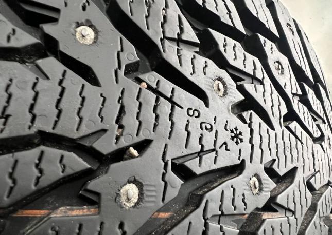 Nokian Tyres Hakkapeliitta 9 275/45 R20