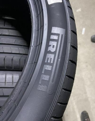 Pirelli P Zero PZ4 275/40 R21 107Y