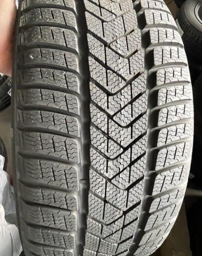 Pirelli Winter Sottozero 3 255/40 R20 и 285/35 R20 V