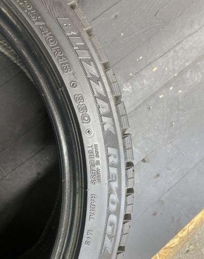 Bridgestone Blizzak Revo GZ 225/40 R18