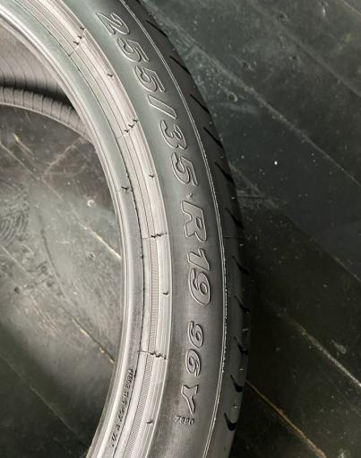 Pirelli P Zero 255/35 R19