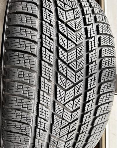 Pirelli Scorpion Winter 275/35 R22