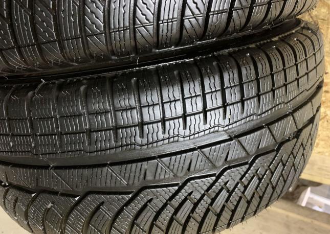 Michelin Pilot Alpin 4 245/45 R18