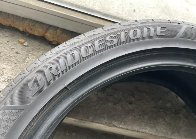 Bridgestone Regno GR-XI 215/45 R17 87W