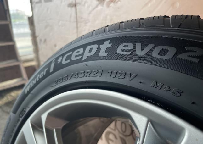 Hankook Winter I&#39;Cept Evo2 W320A SUV 285/45 R21 113V