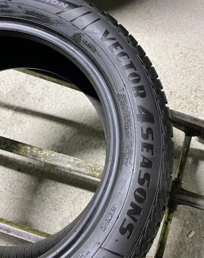 Goodyear Vector 4Seasons 215/60 R17