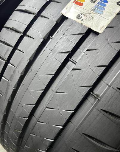 Michelin Pilot Sport 4 S 285/40 R23 и 325/35 R23 Y