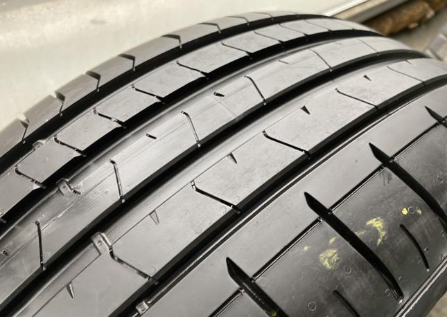 Pirelli P Zero PZ4 235/50 R20 104Y