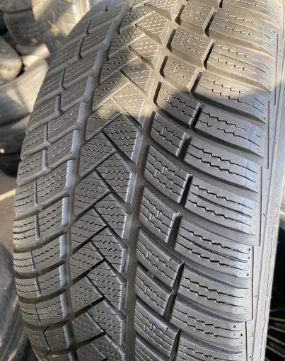 Vredestein Wintrac Pro 235/45 R18