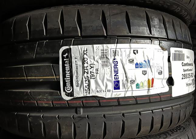 Continental ContiSportContact 7 255/35 R20 и 285/30 R20