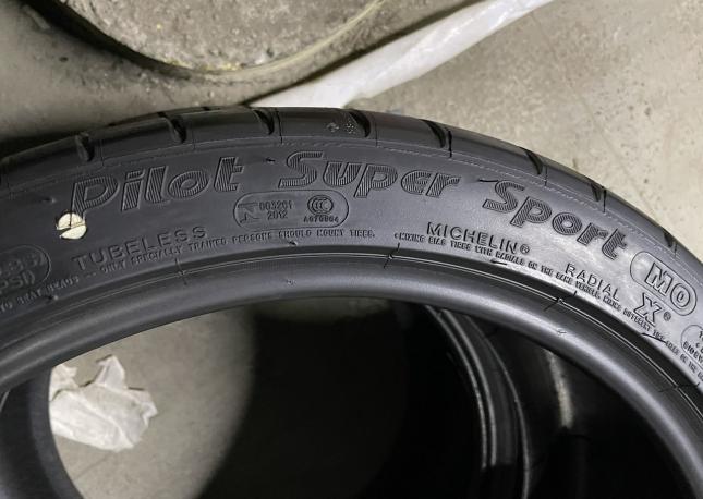 Michelin Pilot Super Sport 255/35 R19 96Y