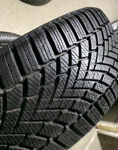 Bridgestone Blizzak LM005 DriveGuard 235/55 R20