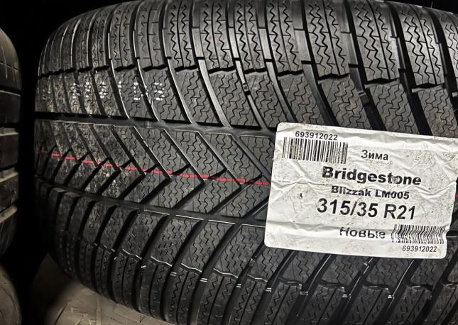 Bridgestone Blizzak LM005 DriveGuard 315/35 R21 и 275/40 R21