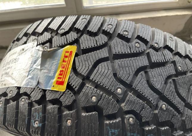 Pirelli Ice Zero 235/55 R17