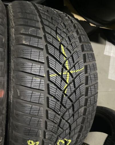 Goodyear UltraGrip Performance 245/40 R18