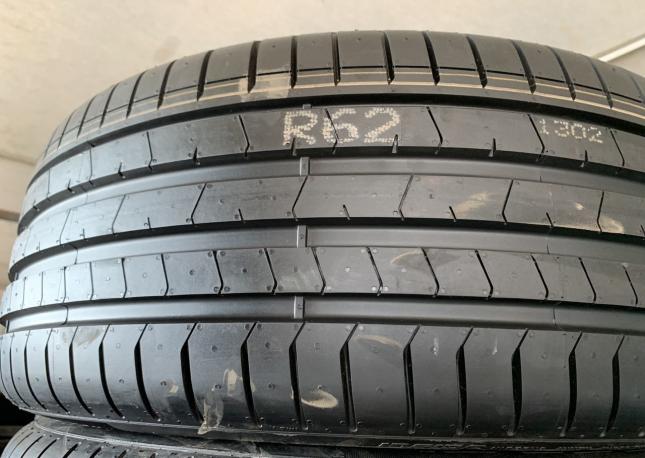 Pirelli P Zero PZ4 245/40 R20 и 275/35 R20