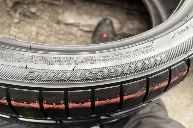 Bridgestone Potenza S001 225/40 R19