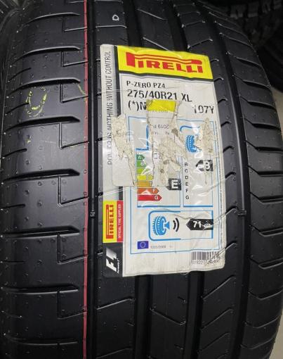 Pirelli P Zero PZ4 275/40 R21 107Y