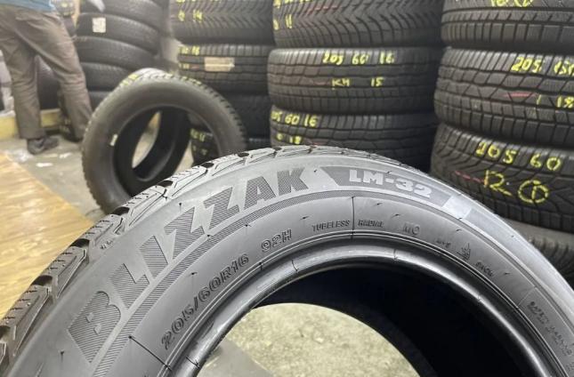 Bridgestone Blizzak LM-32C 205/60 R16 95H