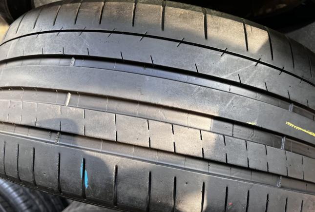 Michelin Pilot Super Sport 245/35 R21