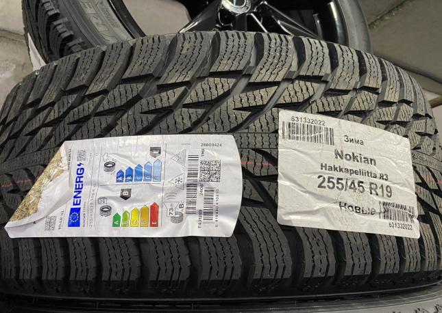 Nokian Tyres Hakkapeliitta R3 255/45 R19 104R