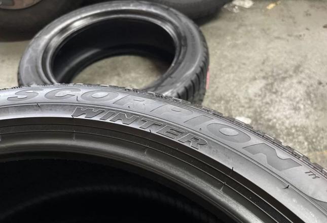 Pirelli Scorpion Winter 275/40 R21 и 305/35 R21 V