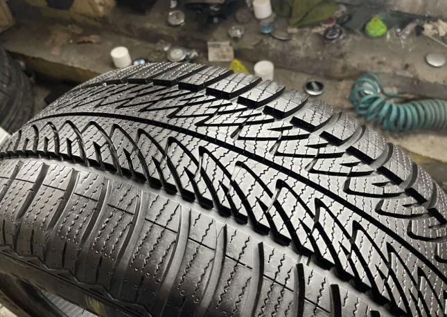 Goodyear UltraGrip 8 Performance 285/45 R20 112V