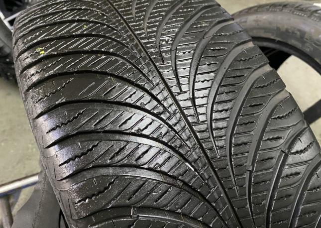 Goodyear Vector 4Seasons Gen-2 235/55 R19 105W