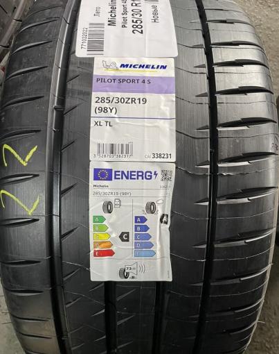 Michelin Pilot Sport 4 S 285/30 R19 98Y