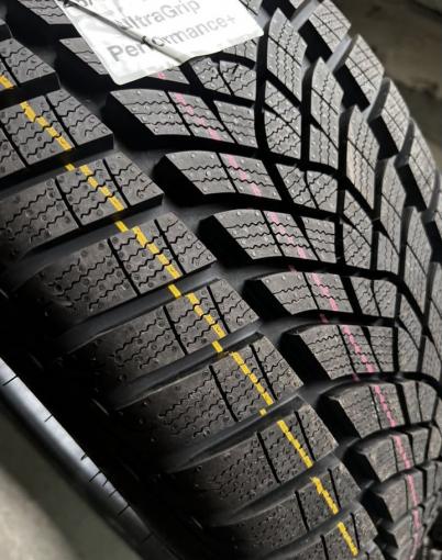 Goodyear UltraGrip Performance+ 255/45 R20