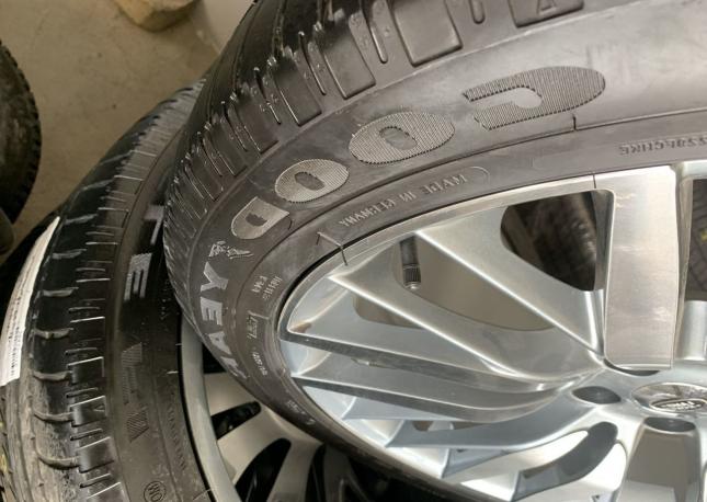 Goodyear Eagle F1 Asymmetric SUV 4x4 295/40 R22